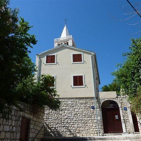 Apartment Pulic Rab Town Exterior photo