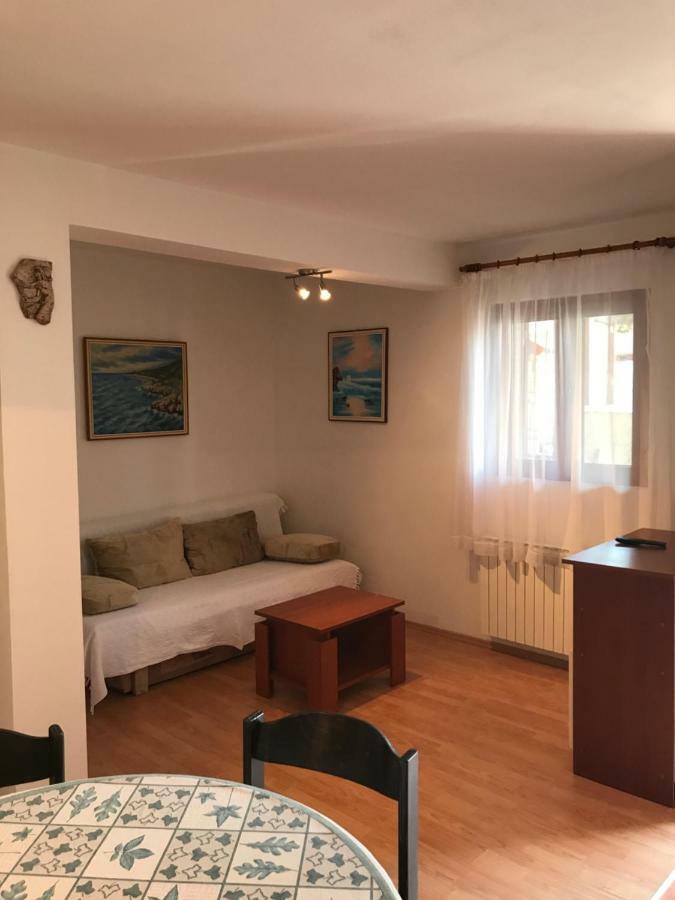 Apartment Pulic Rab Town Exterior photo